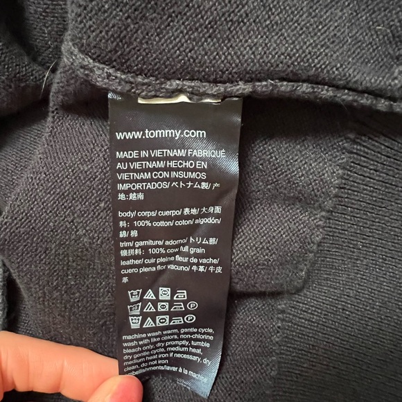 Men’s Tommy Hilfiger Quarter-Zip Navy Pullover - Picture 7 of 7